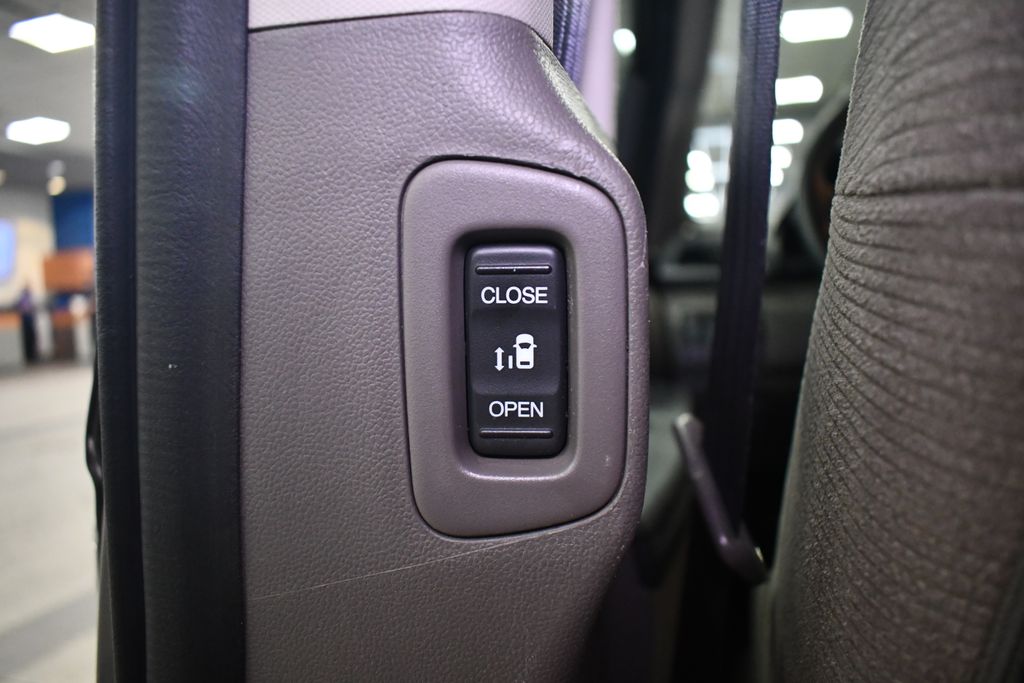2011 Honda Odyssey EX photo 26