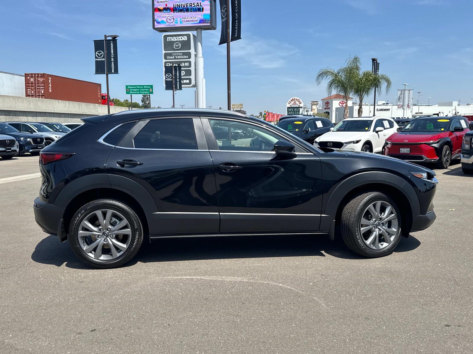 2025 Mazda CX-30 2.5 S Preferred photo 3