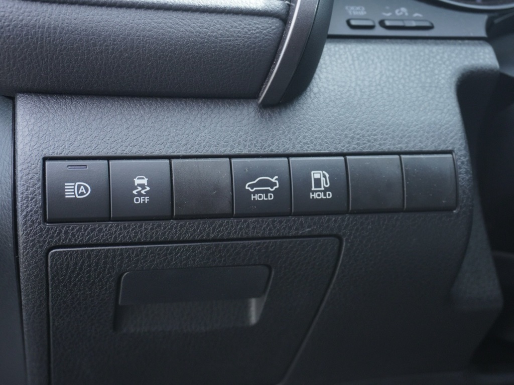2023 Toyota Camry SE photo 11