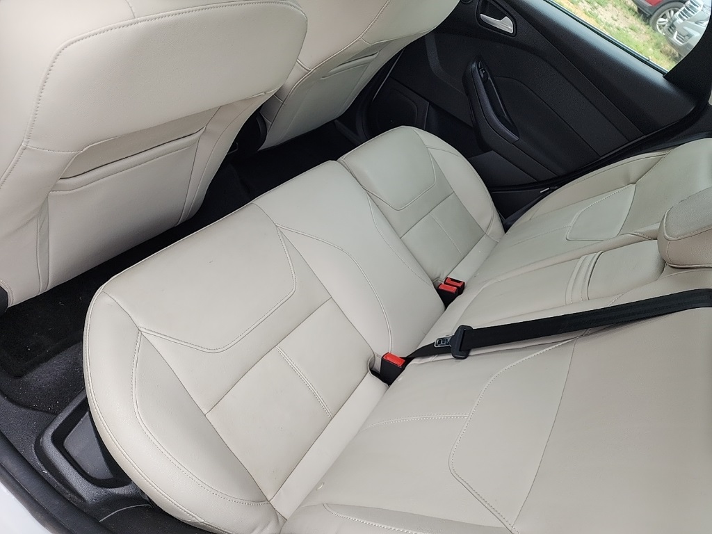 2015 Ford Focus Titanium photo 10