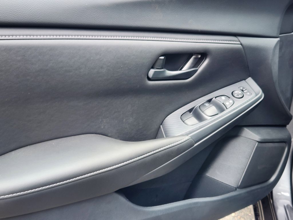 2025 Nissan Sentra S photo 11