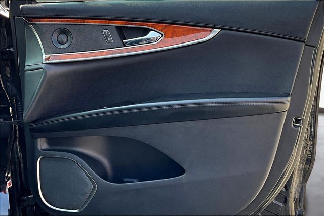 2019 Lincoln Nautilus Reserve photo 15