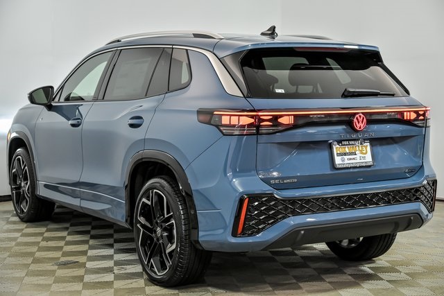 2026 Volkswagen Tiguan SEL R-Line photo 2