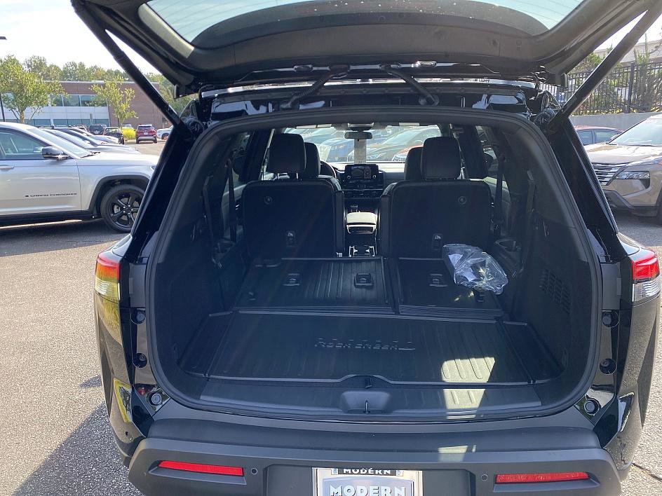 2025 Nissan Pathfinder Rock Creek photo 15