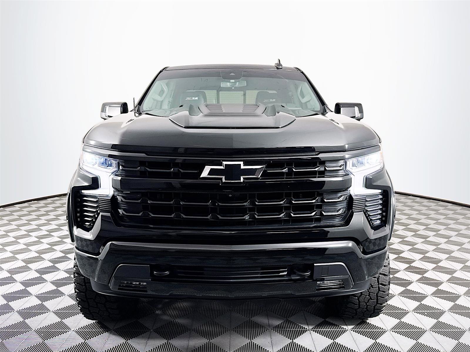 2023 Chevrolet Silverado 1500 RST photo 2