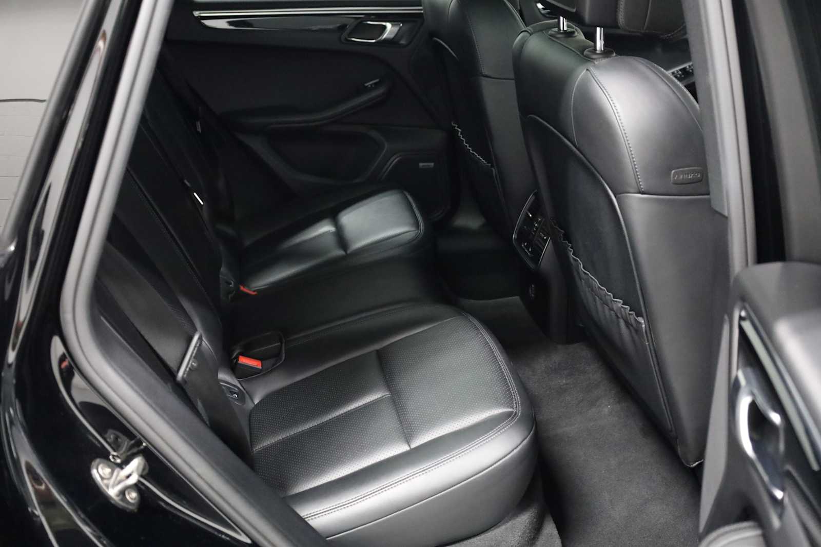 2018 Porsche Macan S photo 31