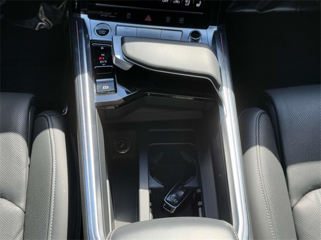 2022 Audi e-tron Prestige photo 22