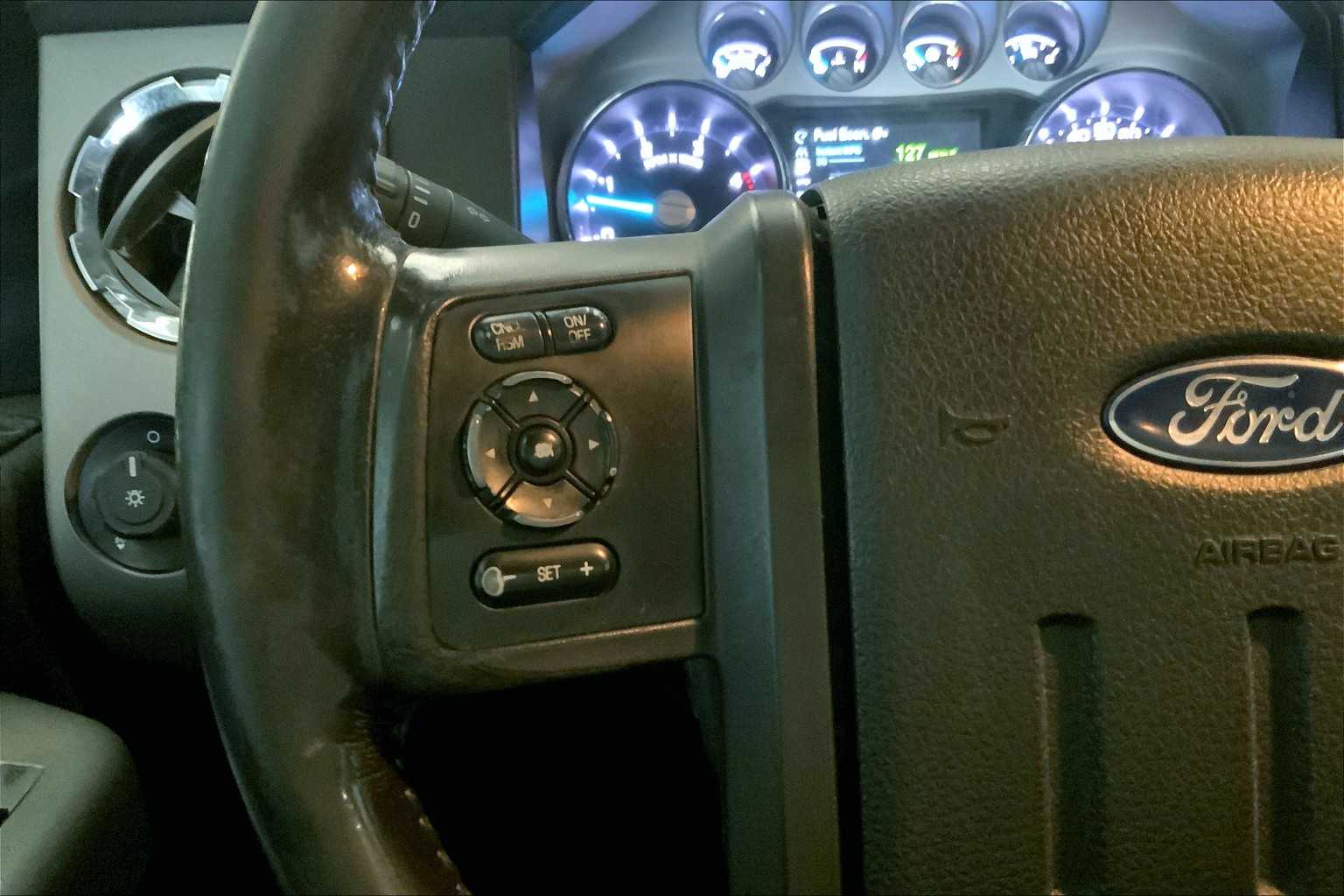 2015 Ford F-350 Lariat photo 22