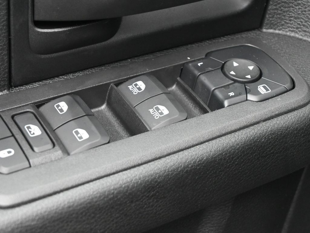 2025 Ram 2500 Tradesman photo 18