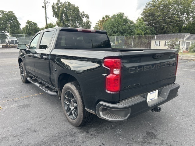 2025 Chevrolet Silverado 1500 Custom photo 2