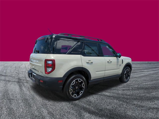 2025 Ford Bronco Sport Outer Banks photo 2