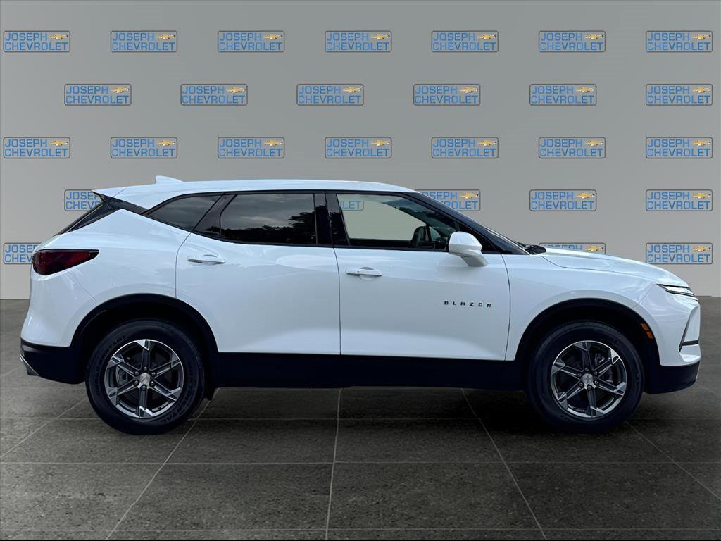 2025 Chevrolet Blazer 2LT photo 4