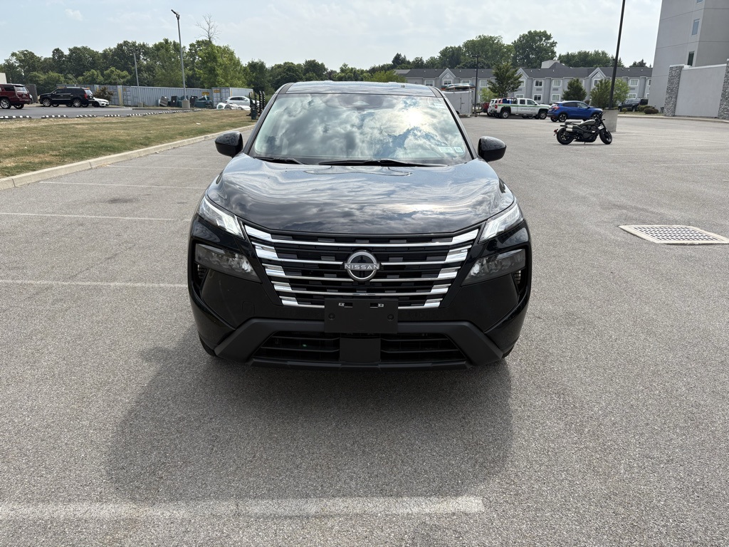 2024 Nissan Rogue SV photo 2