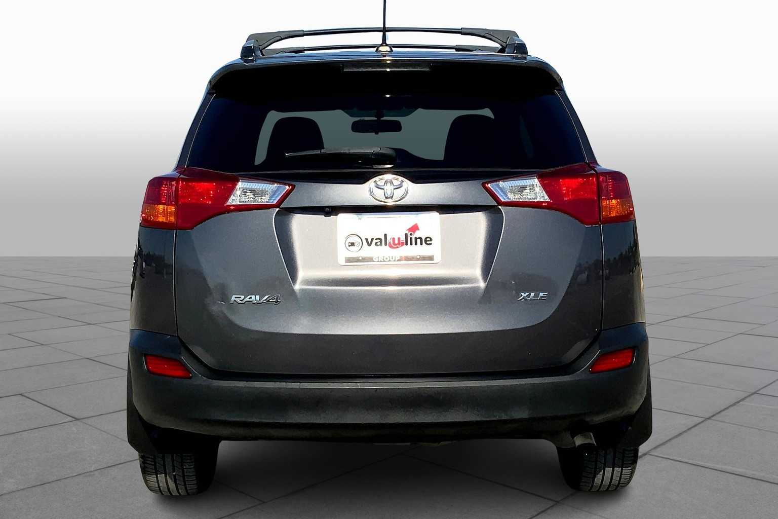 2014 Toyota RAV4 XLE photo 4