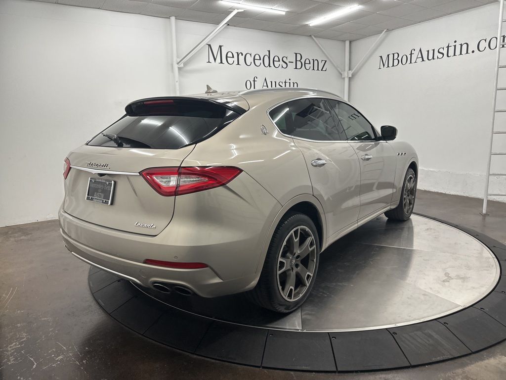 2017 Maserati Levante S photo 7