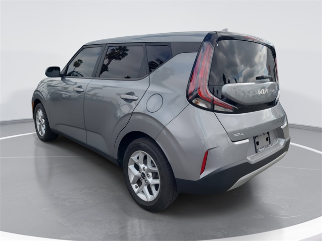 2023 Kia Soul LX photo 3
