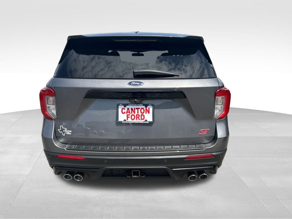 2022 Ford Explorer ST photo 4
