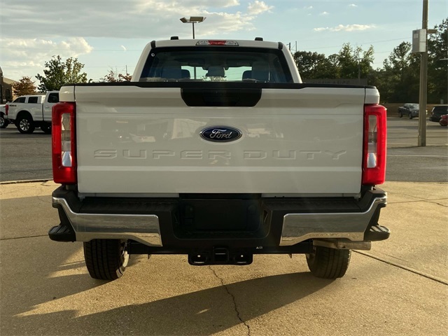 2026 Ford F-250 photo 3