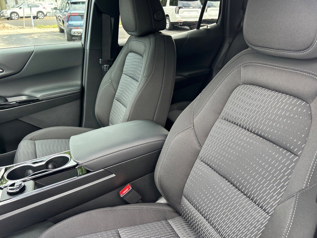 2026 Chevrolet Equinox LT photo 4