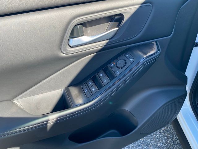 2026 Nissan Rogue SV photo 8