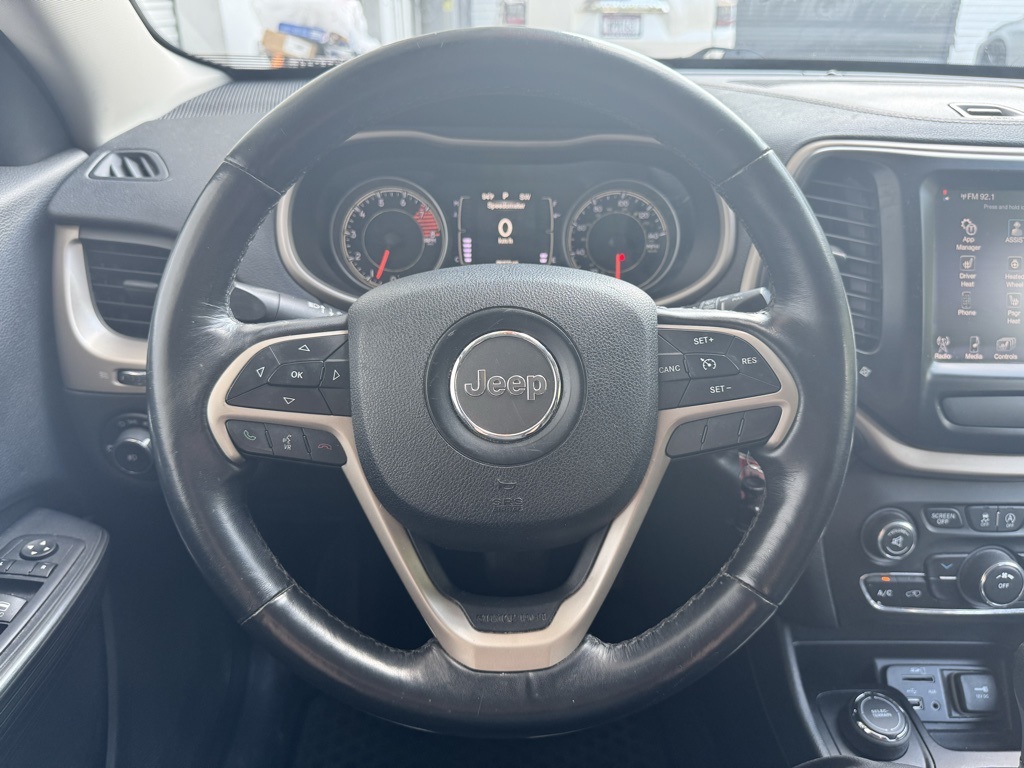 2016 Jeep Cherokee Latitude photo 3