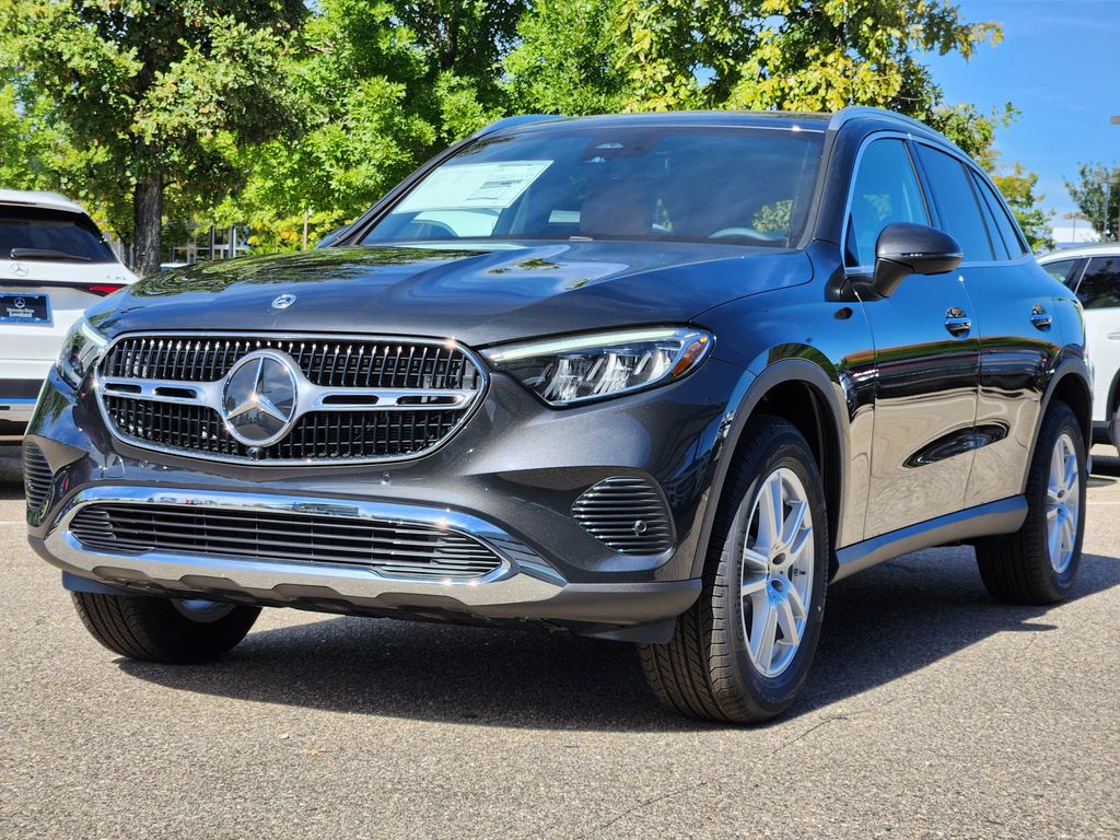 2026 Mercedes Benz GLC 300 4MATIC photo 4