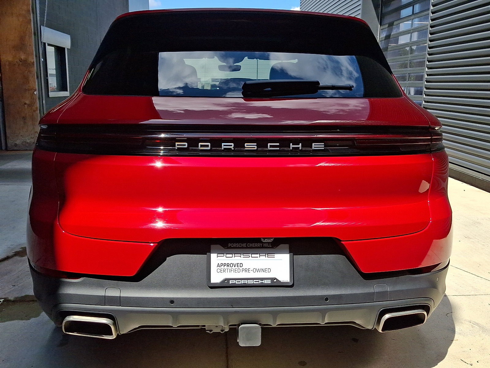 2025 Porsche Cayenne photo 3