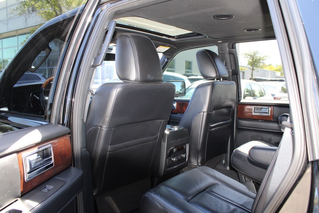 2016 Lincoln Navigator Select photo 27