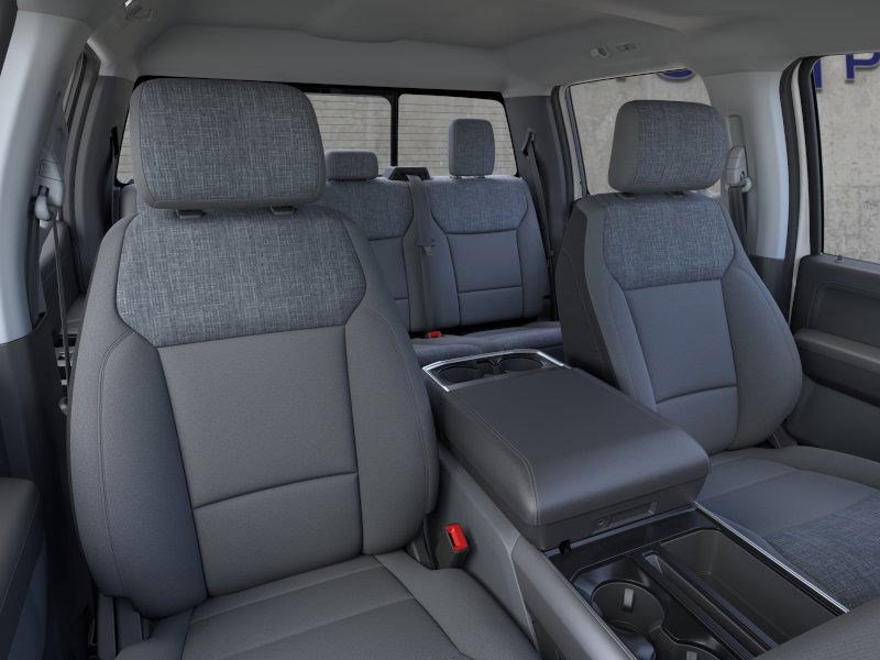 2025 Ford F-150 XLT photo 2