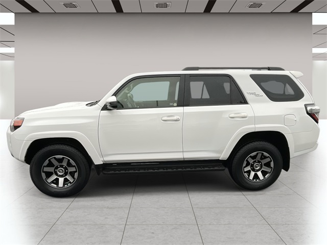 2024 Toyota 4Runner TRD Off-Road photo 6