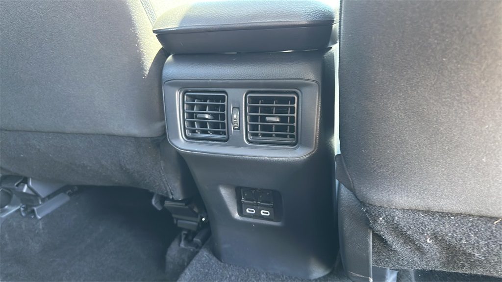 2024 Toyota RAV4 XLE photo 14