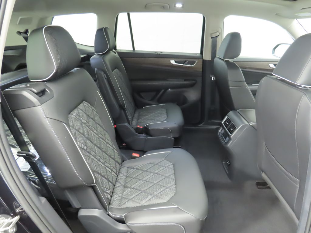 2025 Volkswagen Atlas SEL Premium R-Line photo 22