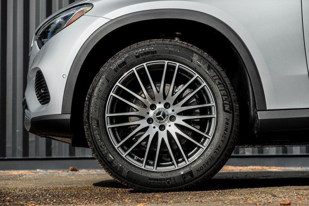 2026 Mercedes Benz GLC 300 4MATIC photo 3