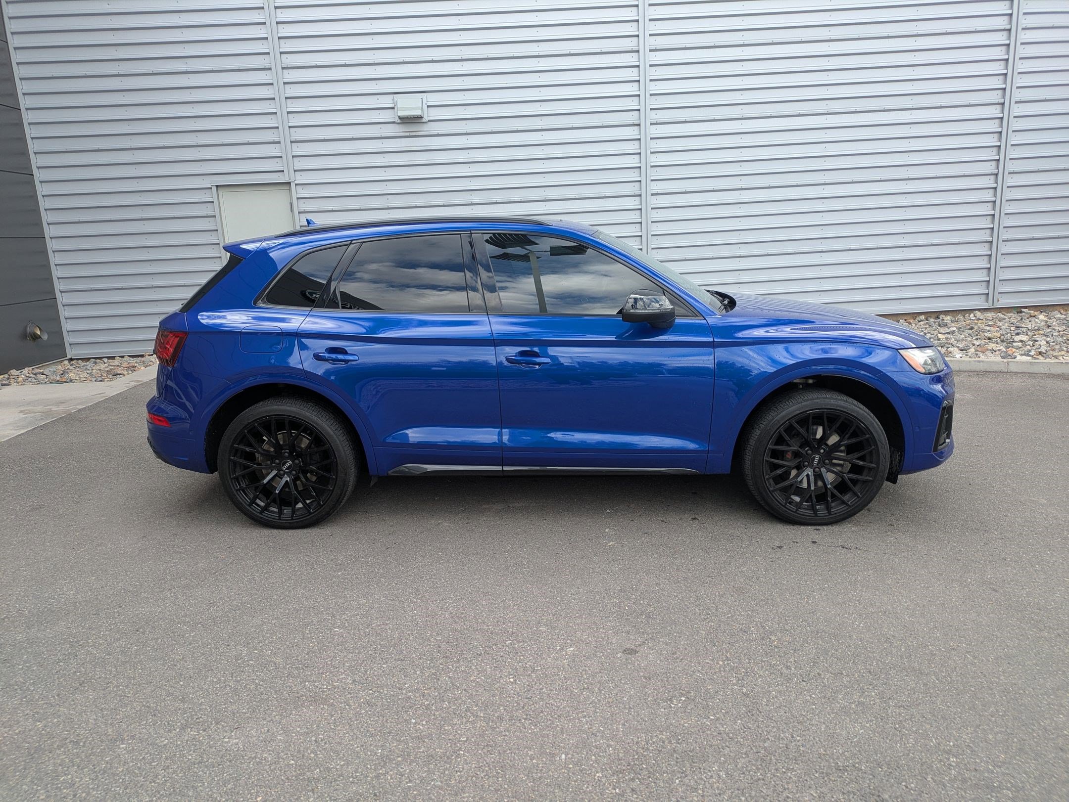 2021 Audi SQ5 Prestige photo 2