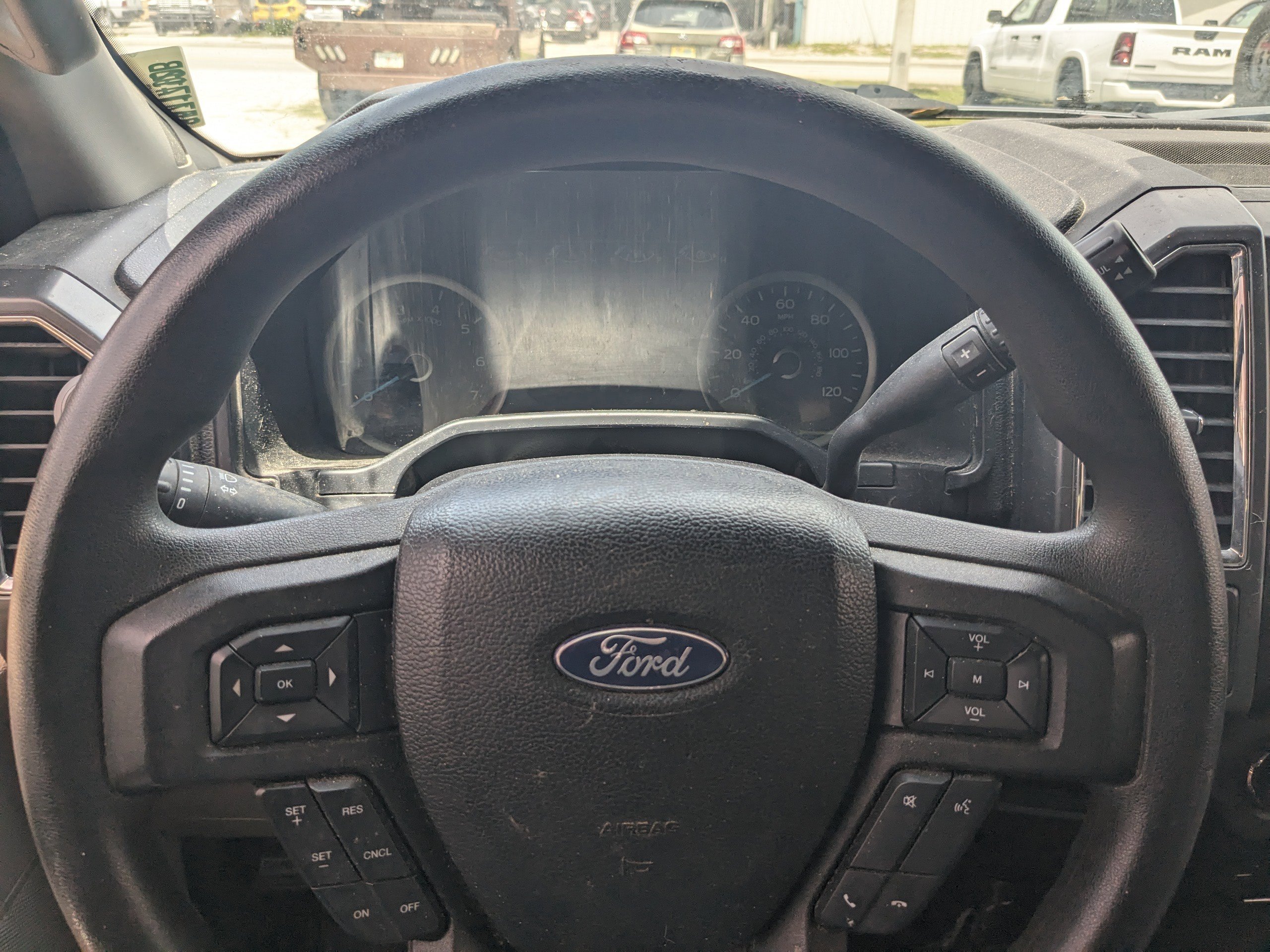 2017 Ford F-150 XLT photo 17