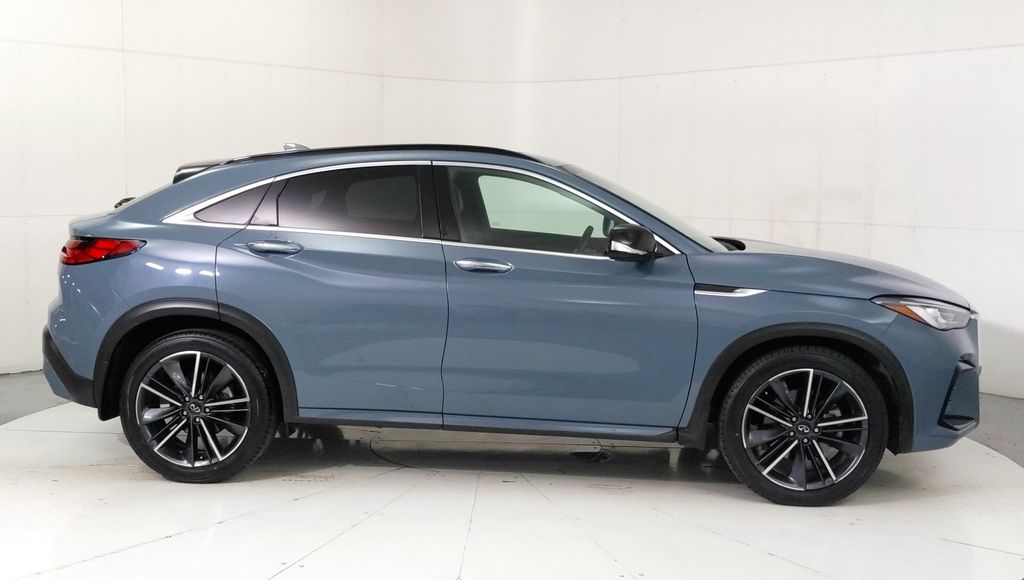 2023 Infiniti QX55 Luxe photo 5
