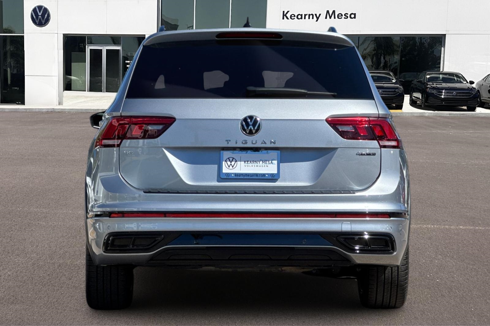 2024 Volkswagen Tiguan SE R-Line Black photo 5