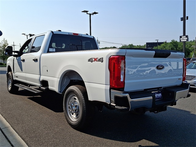 2025 Ford F-350 photo 4