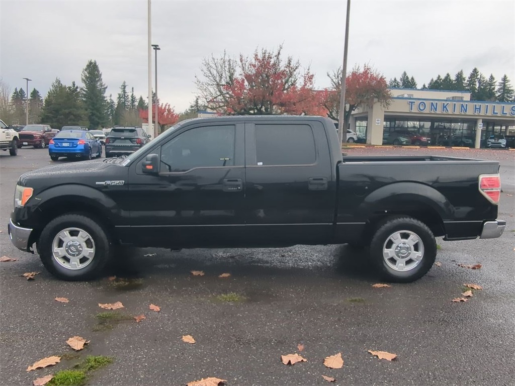 2011 Ford F-150 XLT photo 2