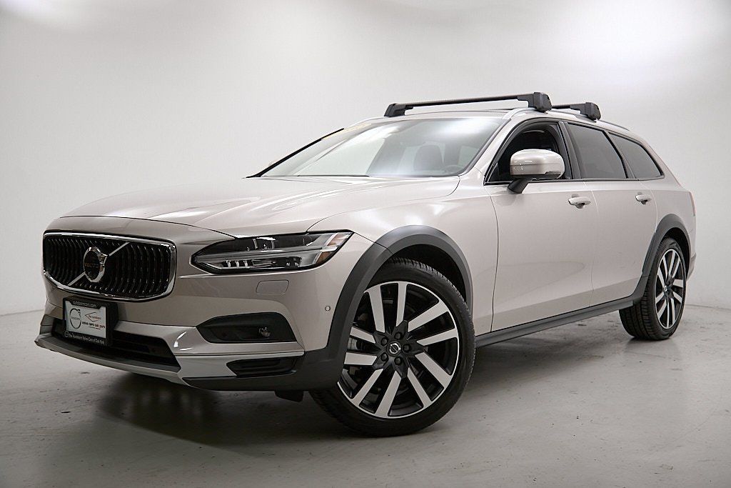 2026 VOLVO V90CC - Image 1