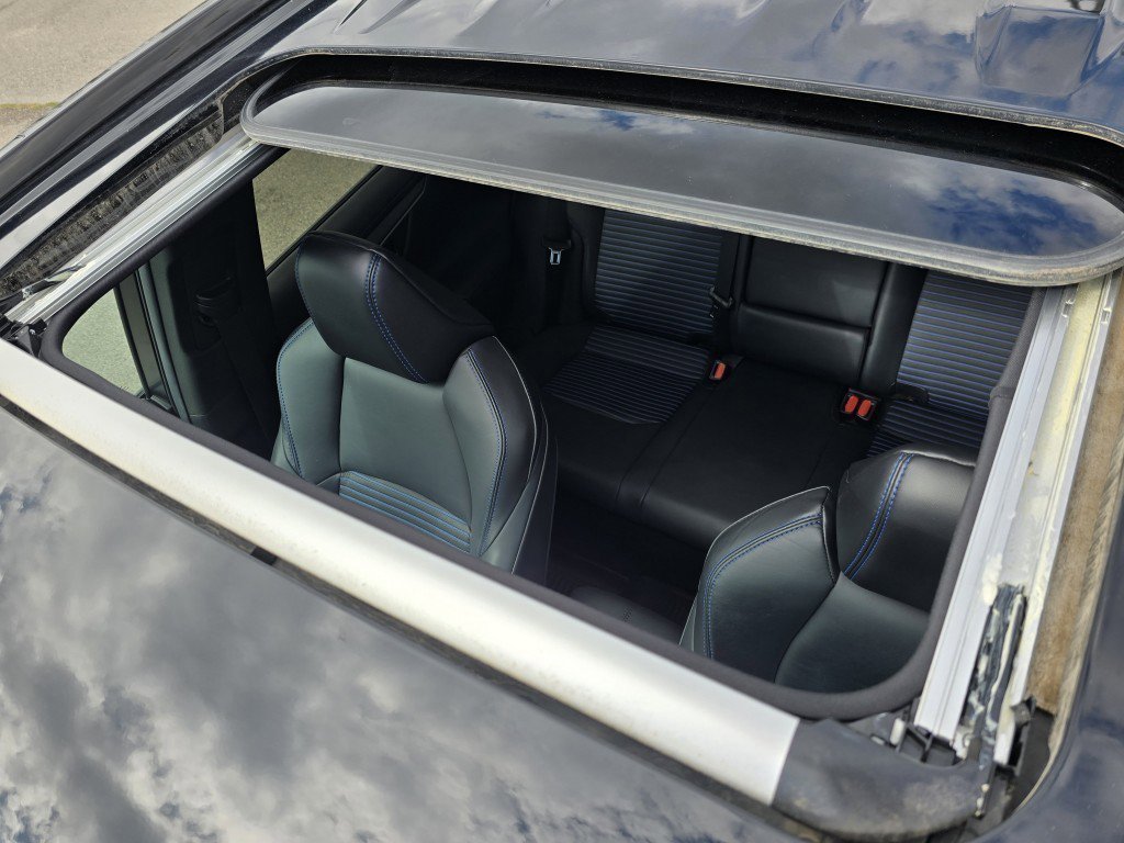 2020 Toyota RAV4 Hybrid XSE photo 2