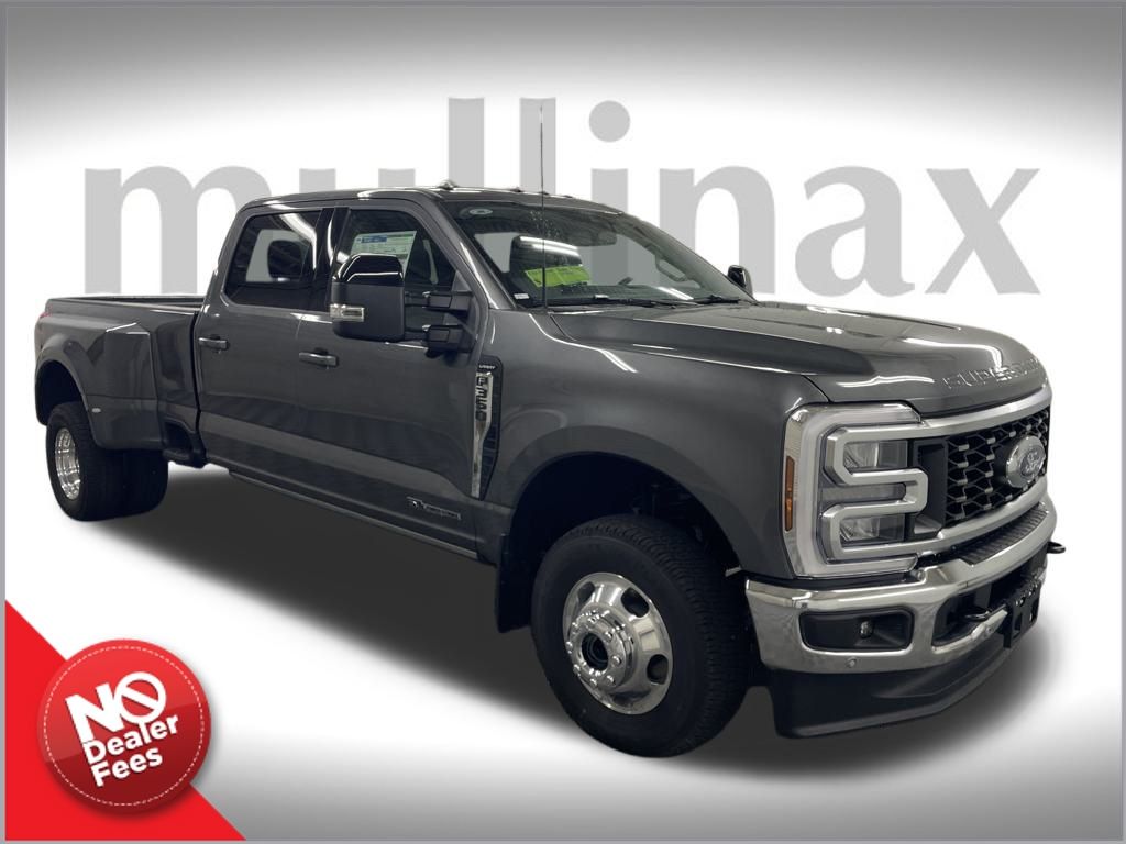 2025 Ford F-350 Super Duty Lariat's photo