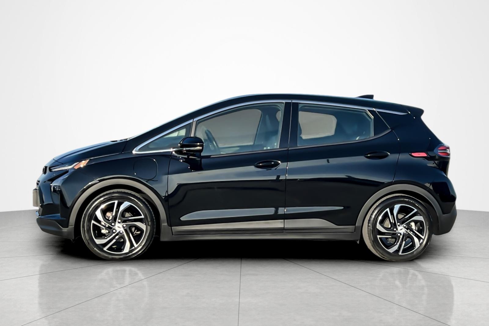 Used 2023 Chevrolet Bolt EV 2LT with VIN 1G1FX6S09P4160119 for sale in Carson, CA