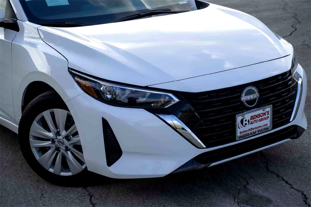2025 Nissan Sentra S photo 3