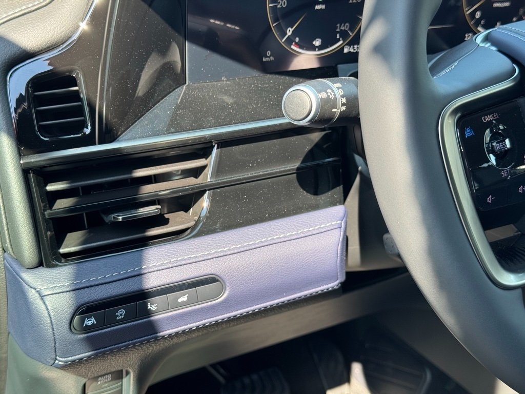 2026 Infiniti QX80 Sensory photo 12
