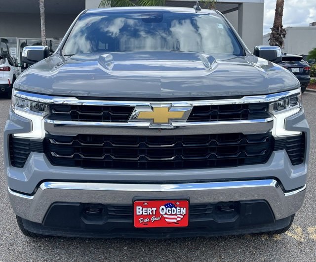 2024 Chevrolet Silverado 1500 LT photo 2