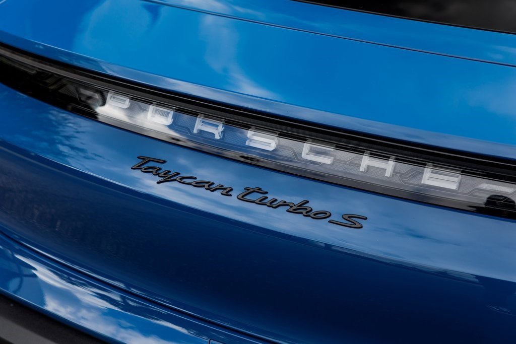 2022 Porsche Taycan Turbo S photo 11