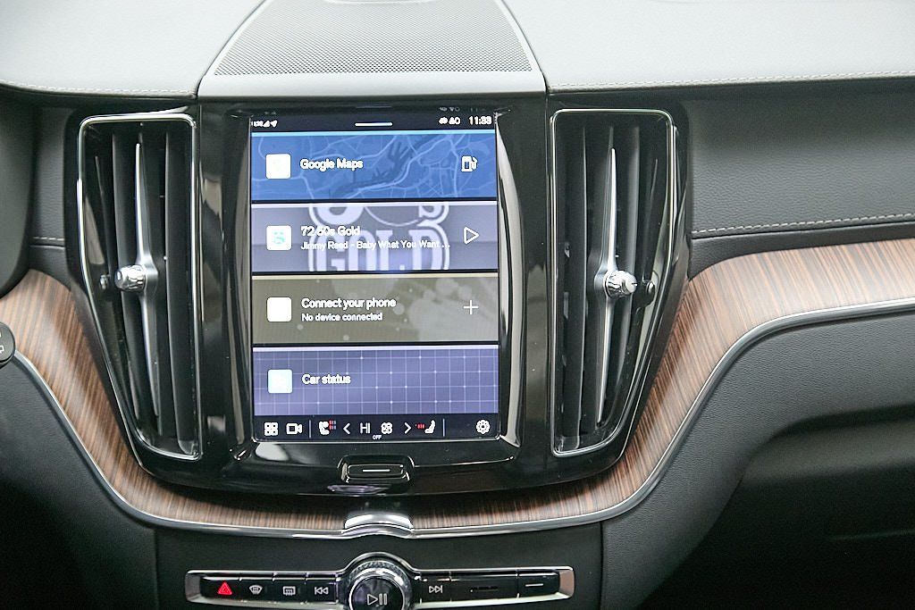 2023 VOLVO XC60 - Image 29