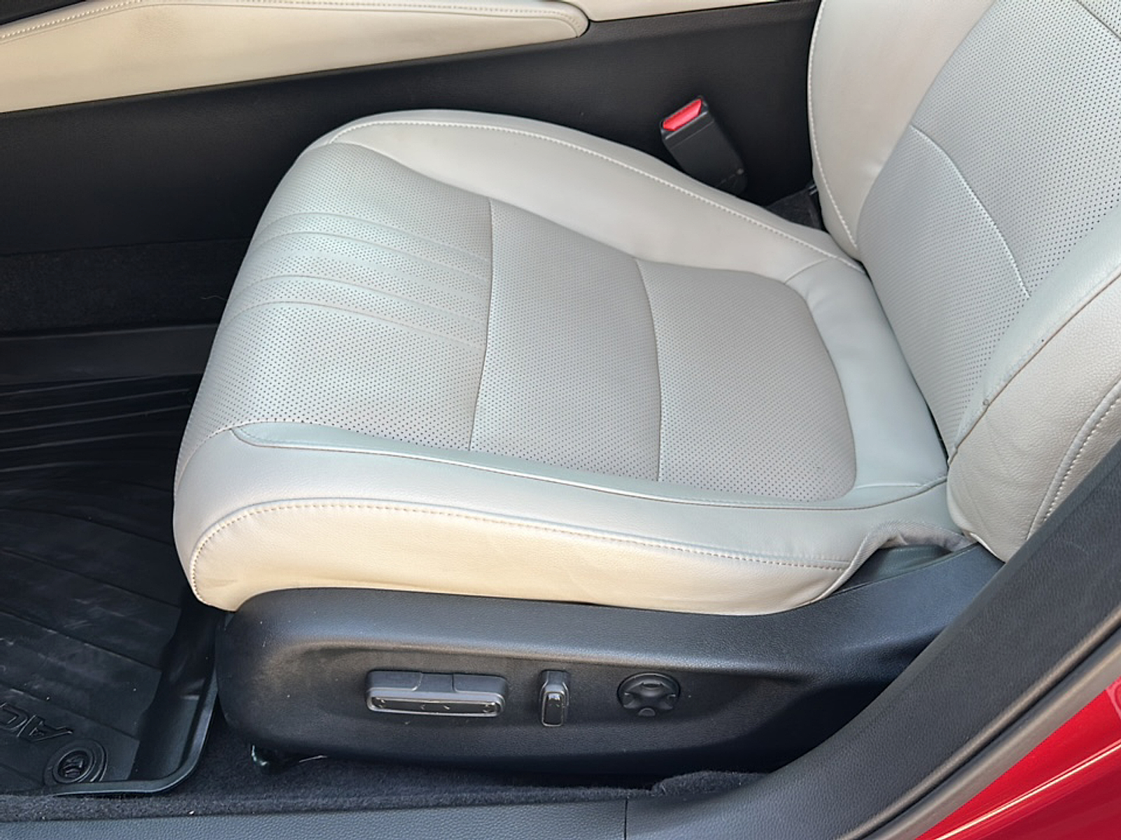 2018 Honda Accord Touring photo 4