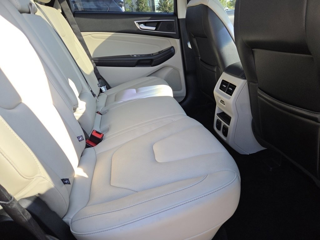2018 Ford Edge Titanium photo 5